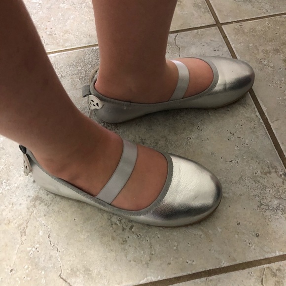 Silver Butterfly Shoes 🦋 - Picture 3 of 4